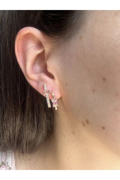 Atelier Emine Pembe Zirkon Taş Detaylı Küpe