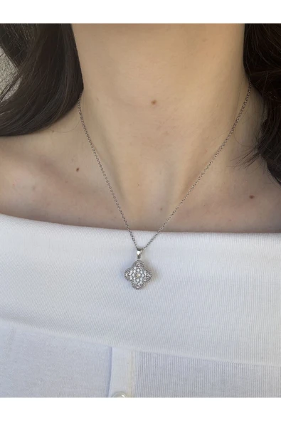 Atelier Emine Gümüş Yonca Kolye