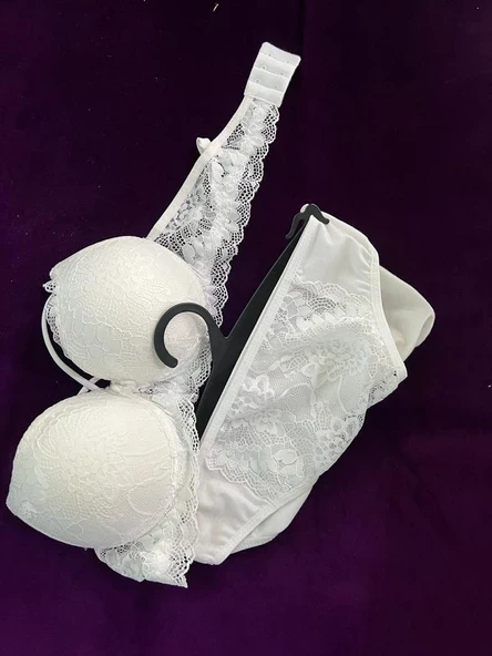 Dantel Detaylı, Çapraz Aksesuarlı, Push-Up Özellikli Sütyen- Külot Takım - Resim 2