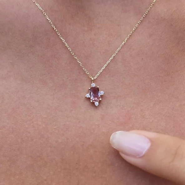 Altın Kolye - 1.25 CT Zultanit 0.25 CT Swarovski Taşlı Dikdörtgen Tasarım 14 Ayar Altın Kolye ürün görseli 1