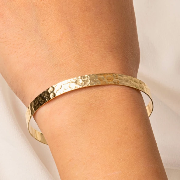 Altın Bilezik - Dövülü El İşçiliği Yeni Tarz Kelepçe 14 Ayar Altın Bilezik - 2