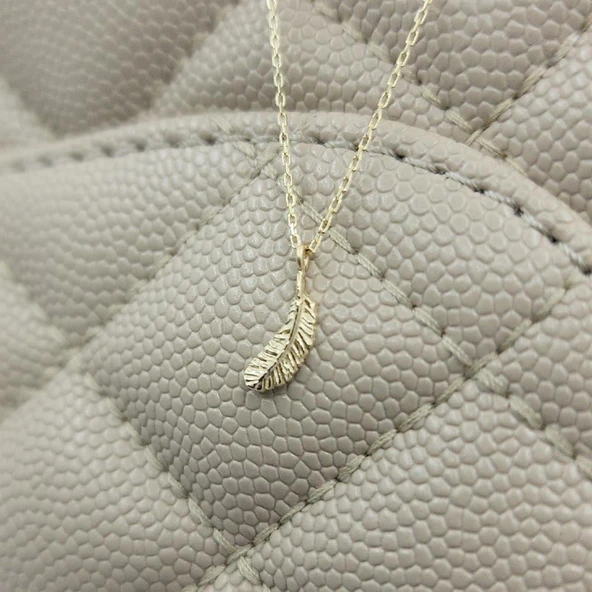 Altın Kolye - Tüy Kıl Minimal Zarif Tarz Gündelik Taşsız Estetik Tasarım 14 Ayar Altın Modern Kolye - Resim 2