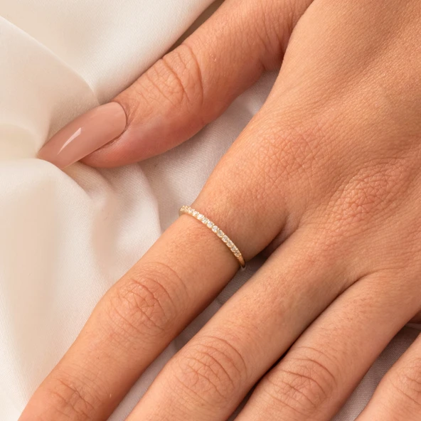 Yarım Tur Altın Yüzük - 14 Ayar Altın 0.25 Karat Zirkon Taşlı Yarım Tur Minimal Yüzük - 7