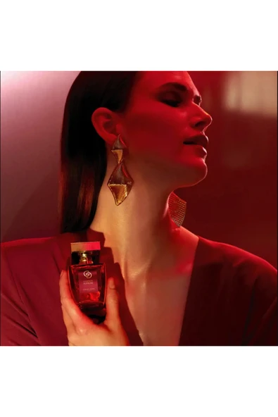 Oriflame GG Essenza Supreme Ananas Beyaz Çiçek Notalı Çiçeksi Kadın Parfümü 50ml - 3