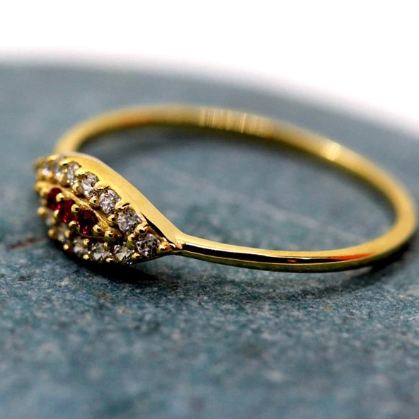 Minimal Altın Yüzük - 14 Ayar Altın Mekik Göz Yakut Taşlı Minimal Kadın Yüzük - Sevgiliye Yüzük - 10