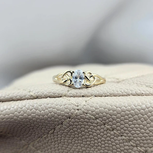 Evlilik Teklifi Altın Yüzük - 14 Ayar Altın Oval 0.60 Karat Zirkon Taşlı Mininal Tektaş Yüzük - 7