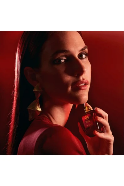 Oriflame GG Essenza Supreme Ananas Beyaz Çiçek Notalı Çiçeksi Kadın Parfümü 50ml - 2