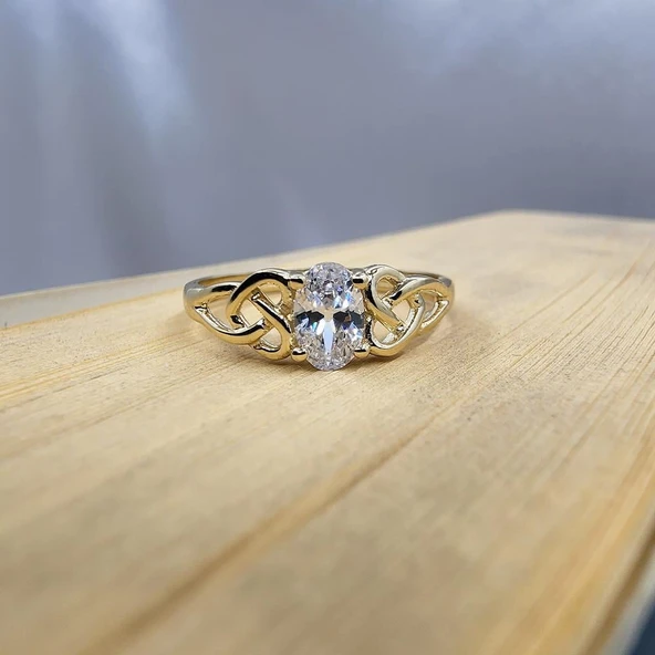 Evlilik Teklifi Altın Yüzük - 14 Ayar Altın Oval 0.60 Karat Zirkon Taşlı Mininal Tektaş Yüzük