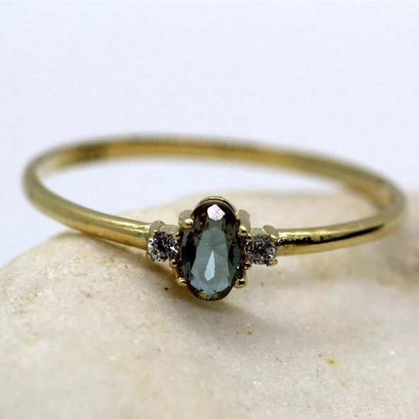 Altın Yüzük - 14 Ayar Altın Oval Tria 0.70 Ct Zultanit Taşlı Minimal Evlilik Teklifi Yüzüğü - Resim 3