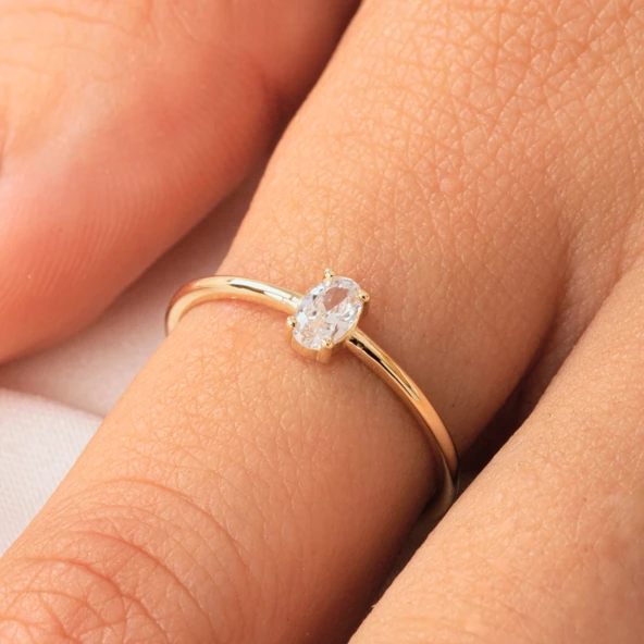 Tektaş Altın Yüzük - 14 Ayar Altın Oval Taşlı Minimal Tek Taş Altın Yüzük - Eşe, Sevgiliye Yüzük