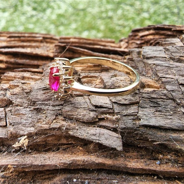 Evlilik Teklifi Altın Yüzük - 14 Ayar Altın Oval 1.10 Karat Yakut Taşlı Evlilik Teklifi Yüzüğü - 10