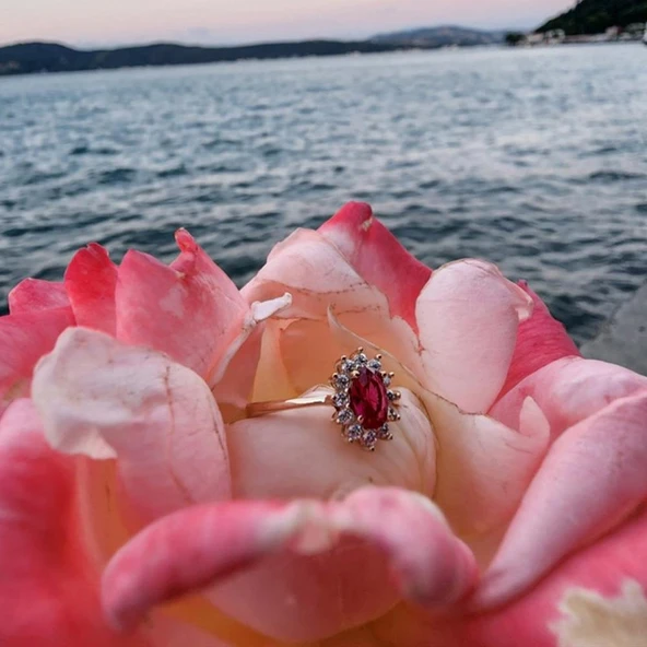 Evlilik Teklifi Altın Yüzük - 14 Ayar Altın Oval 1.10 Karat Yakut Taşlı Evlilik Teklifi Yüzüğü - 11