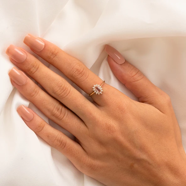 14 Ayar Altın Yüzük - Zultanit (Renk Değiltiren) Taşlı Anturajlı Evlilik Teklifi Yüzüğü - Kadın - 11