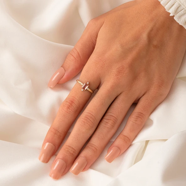 Zultanit Altın Yüzük - 14 Ayar Altın 0.95 Karat Radyant Kesim Zultanit Taşlı Evlilik Teklifi Yüzüğü - 7