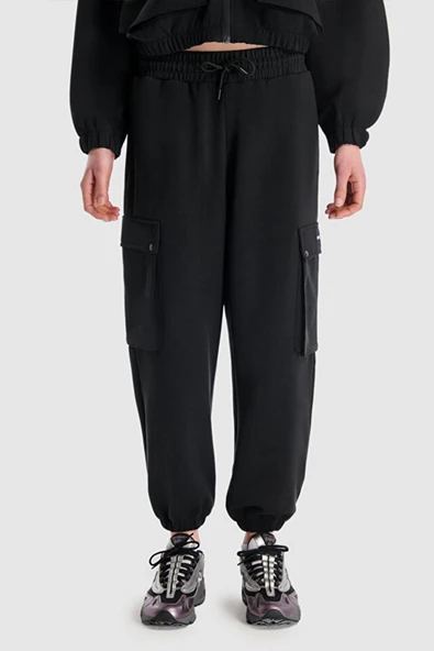 New Balance Lifestyle WNP1529-BK Siyah Kadın Eşofman Altı - 2