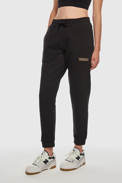 New Balance Lifestyle WNP3506-BK Siyah Kadın Eşofman Altı