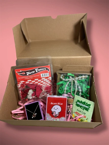 Kırmızı Kalp Kolye İçerikli Romantik Hediye Kutusu - Sevgiliye / Kadın Arkadaşa Özel Doğum Günü Seti ürün görseli