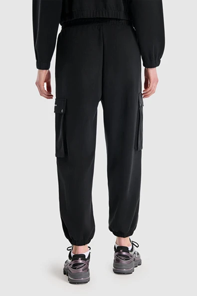 New Balance Lifestyle WNP1529-BK Siyah Kadın Eşofman Altı - 4