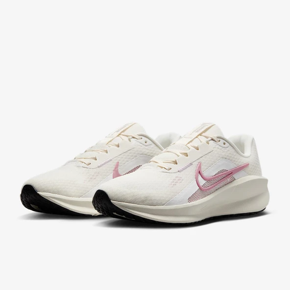 Nike Downshifter 13 FD6476-004 Krem Kadın Spor Ayakkabı - 3