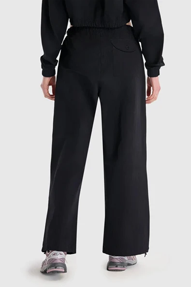 New Balance Lifestyle WNP1523-BK Siyah Kadın Eşofman Altı - 3