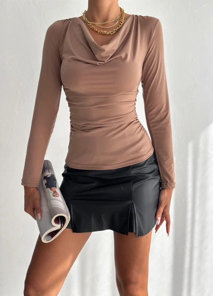 Kadın Sandy Kumaş Degaje Yaka Uzun Kollu Bluz ürün görseli 1