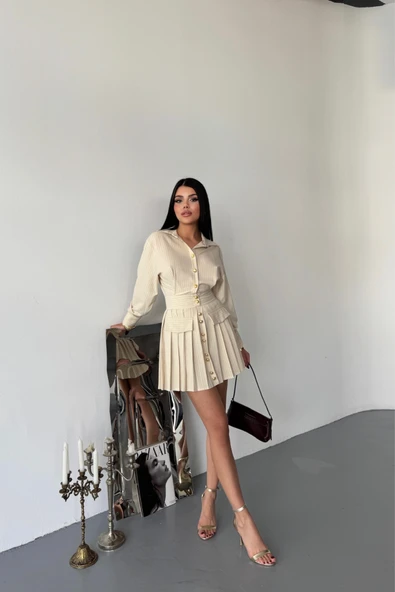 ÖNDEN GOLD DÜĞMELİ PİLELİ KISA ELBİSE - Bej ürün görseli 1