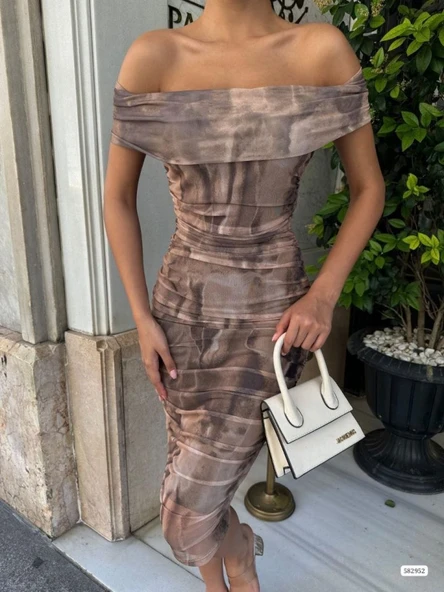 Kadın Madonna Yaka Dalga Desen Midi Boy şifon Elbise ürün görseli 1