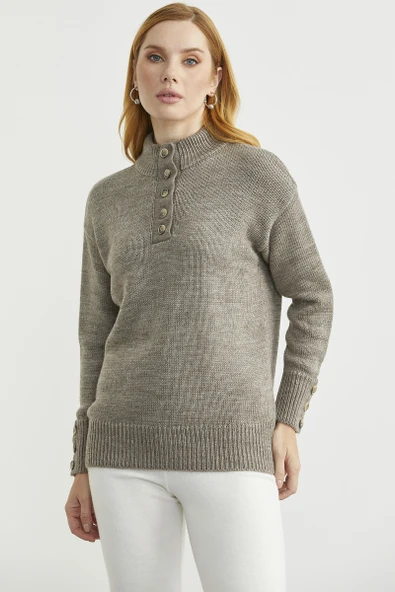 Dik Yaka Düğme Detaylı Yünlü Triko Kazak - Sütlü Kahve - Resim 4