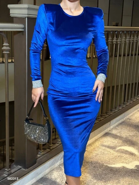 Kadın Bisiklet Yaka Vatkalı Manşet Detay Kadife Kumaş Midi Boy Elbise ürün görseli 1