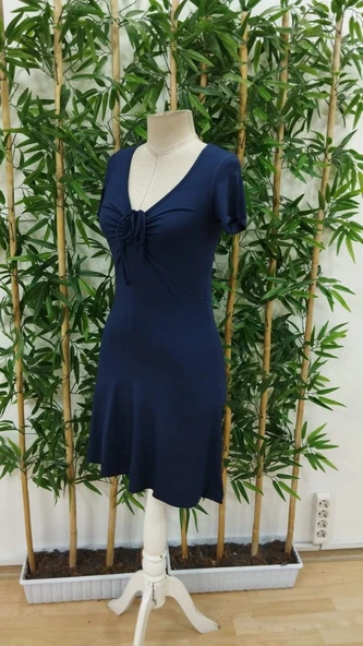 Kadın Kısa Kollu Derin Büzgülü V Yakalı Viskon Elbise - Resim 8