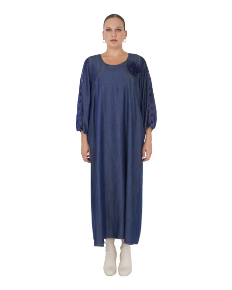 Büyük Beden Çiçek Motifli Küpür Detay İnce Kot Salaş Uzun Kadın Elbise ürün görseli