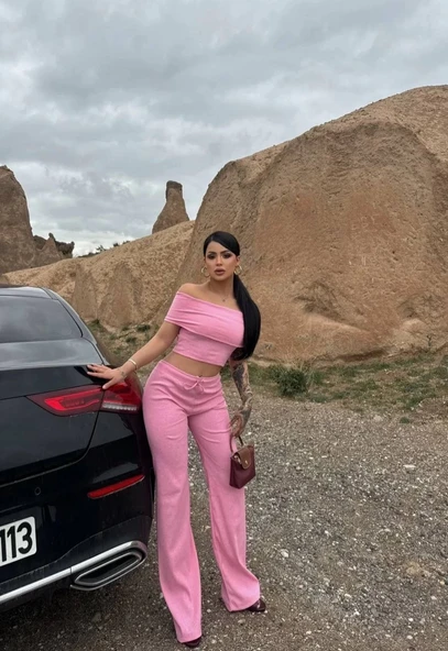 Madonna yaka bol paça pantolonlu takım ürün görseli