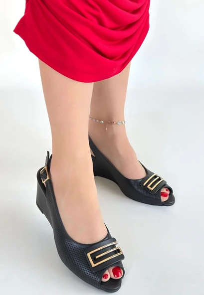 Mamba Siyah Cilt Dolgu Topuk Ayakkabı ürün görseli