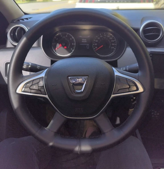 DİKİŞLİ DİREKSİYON KILIFI SİYAH SOFT BENTLİ DERİ SİYAH DİKİŞLİ DACİA DUSTER İÇİN ürün görseli