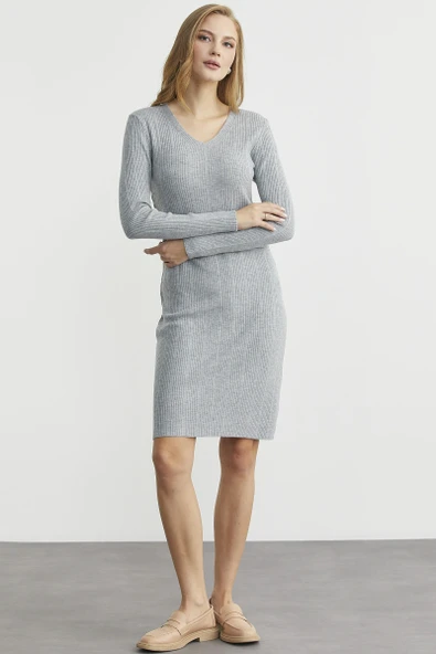 Düğme Detaylı V Yaka Triko Elbise - Gri - Resim 2
