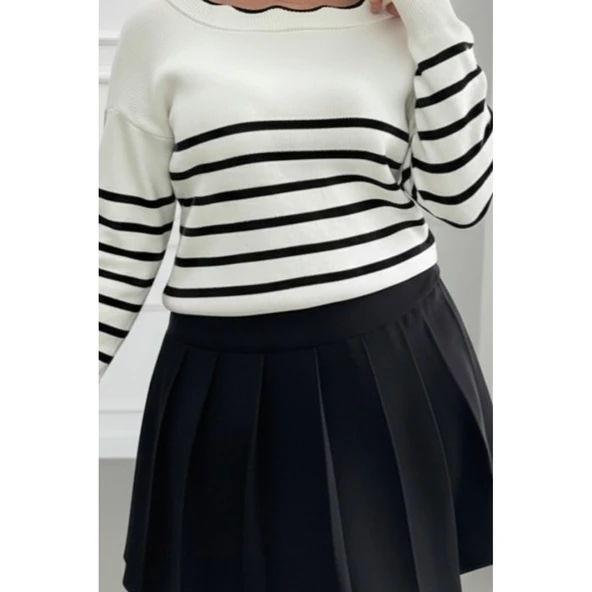 Lucky Life Kadın Beyaz Sırt Bağlama Detaylı çizgi Desen Triko Bluz ürün görseli 1