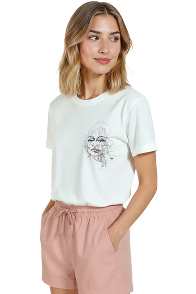 Kadın Beyaz Relaxed Fit %100 Pamuk Tişört – Tek Çizgi Yüz Minyatür Baskılı - Resim 2