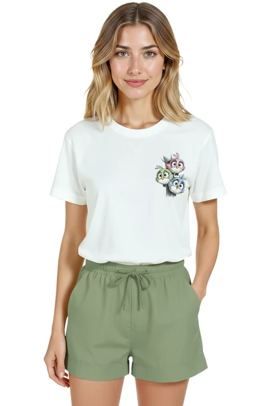 Kadın Beyaz Relaxed Fit %100 Pamuk Tişört – Çizgisel Kuş Ailesi & Sağ Göğüs Baskılı - Resim 7