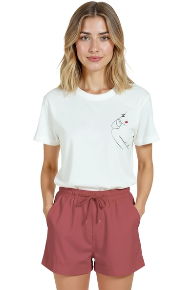 Kadın Beyaz Relaxed Fit %100 Pamuk Tişört – İnce Line‑Art Yüz & Kırmızı Ruj Baskılı ürün görseli