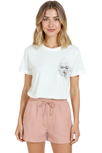 Kadın Beyaz Relaxed Fit %100 Pamuk Tişört – Tek Çizgi Yüz Minyatür Baskılı ürün görseli 1