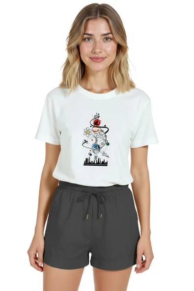 Kadın Beyaz Relaxed Fit %100 Pamuk Tişört – Bilim & Kozmos İllüstrasyonlu ürün görseli 1