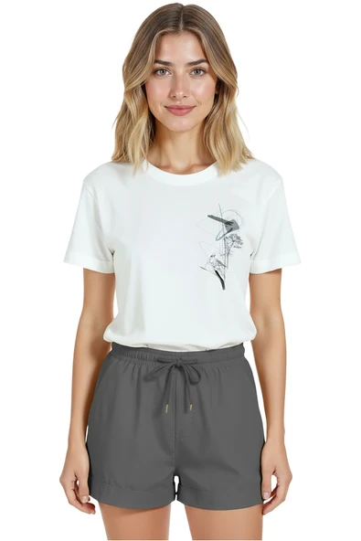 Kadın Beyaz Relaxed Fit %100 Pamuk Tişört – İnce Mürekkep & Minimal Soyut Grafik Baskılı ürün görseli 1