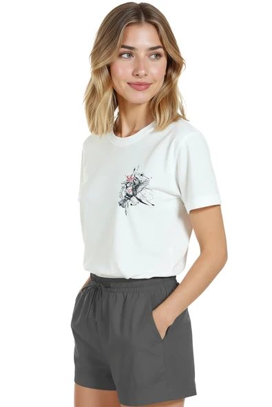 Kadın Beyaz Relaxed Fit %100 Pamuk Tişört – Kırmızı Taclı Serçe Doodle Baskılı - Resim 2