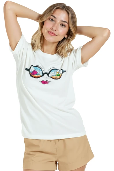 Kadın Beyaz Relaxed Fit %100 Pamuk Tişört – Güneşli Plaj & Gözlük Refleksi Baskılı - Resim 6