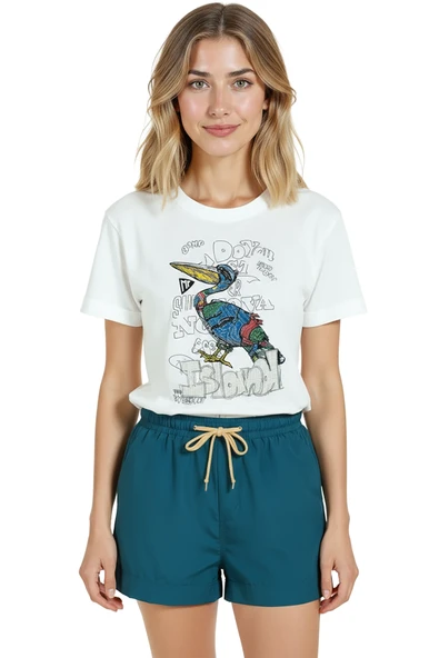 Kadın Beyaz Relaxed Fit %100 Pamuk Tişört – Suluboya & Patchwork Kuş Baskılı ürün görseli 1