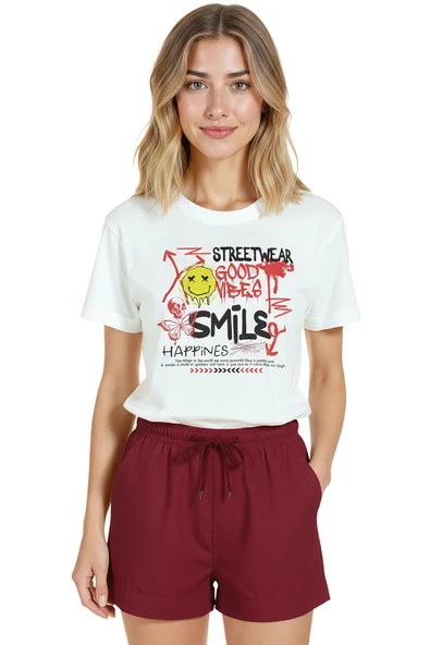 Kadın Beyaz Relaxed Fit %100 Pamuk Tişört – Grafiti Smile & Good Vibes Baskılı ürün görseli 1