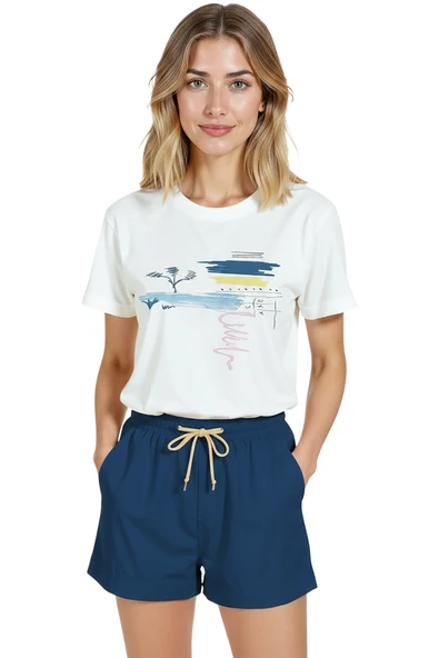 Kadın Beyaz Relaxed Fit %100 Pamuk Tişört – Soyut Suluboya Deniz & Palmiye Baskılı ürün görseli 1