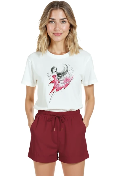 Kadın Beyaz Relaxed Fit %100 Pamuk Tişört – Suluboya Dansçı ve Kırmızı Elbise Baskılı - 6