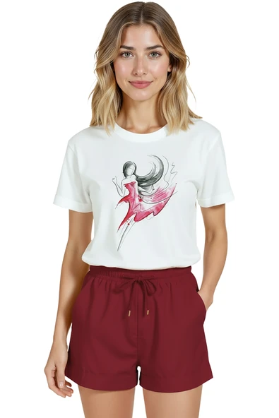 Kadın Beyaz Relaxed Fit %100 Pamuk Tişört – Suluboya Dansçı ve Kırmızı Elbise Baskılı