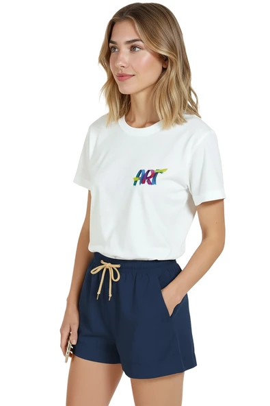 Kadın Beyaz Relaxed Fit %100 Pamuk Tişört – Renkli “ART” Suluboya Baskılı - Resim 2